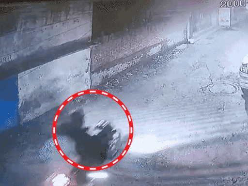 ये CCTV 12 सितंबर का है। फायरिंग के बाद भागते वक्त अरुण और रविंद्र CCTV में कैद हो गए थे।