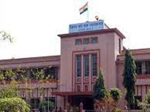 बहन को मारने के आरोप में बड़ी बहन को कोर्ट ने उम्रकैद की सजा सुनाई है।