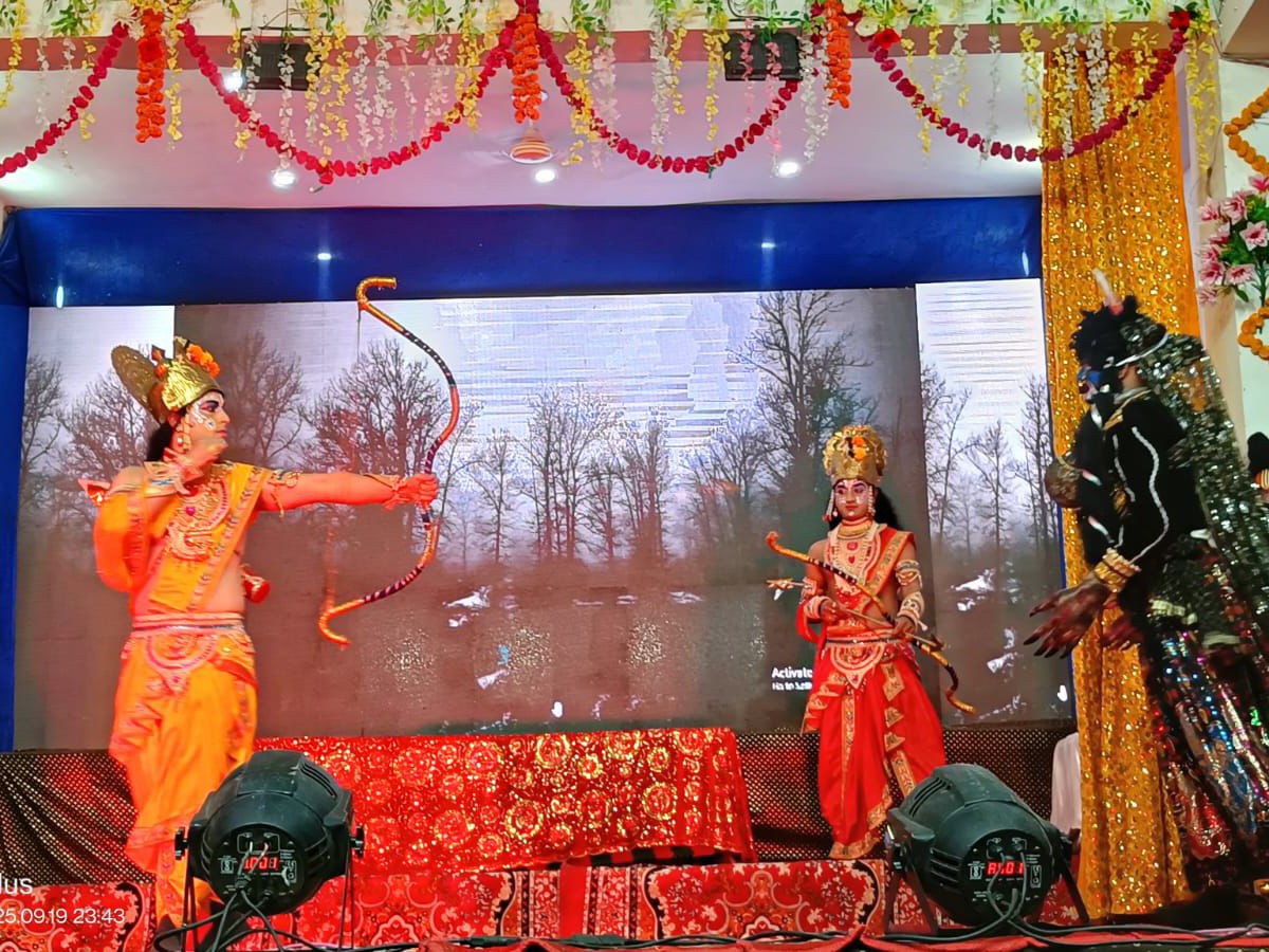 ताड़का वध प्रसंग के दौरान जय श्रीराम के लगे नारे।