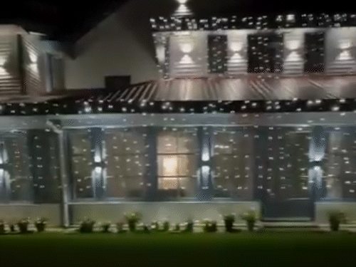 Holi Lodge, a private residence of Vikramaditya Singh built at the bottom of the hill of Jakhu temple.
