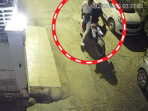 CCTV में फायरिंग करने वाले बदमाश कैद हुए थे।