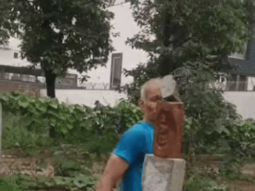 समर सिंह हर चैलेंज को स्वीकार कर पूरा करते हैं।