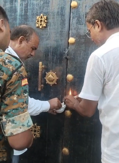 जांच में खामी मिलने के बाद रक्सौल के अस्पताल को सील किया गया है।