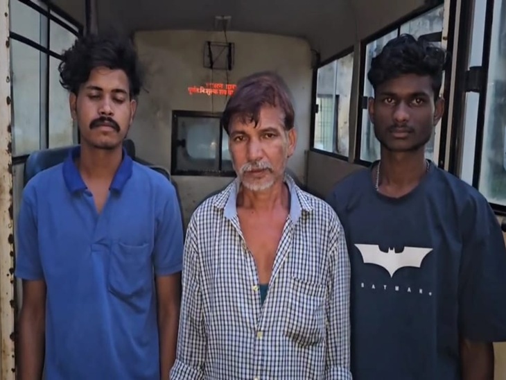 हॉस्पिटल पहुंचे छात्रा के पिता एवं परिजन