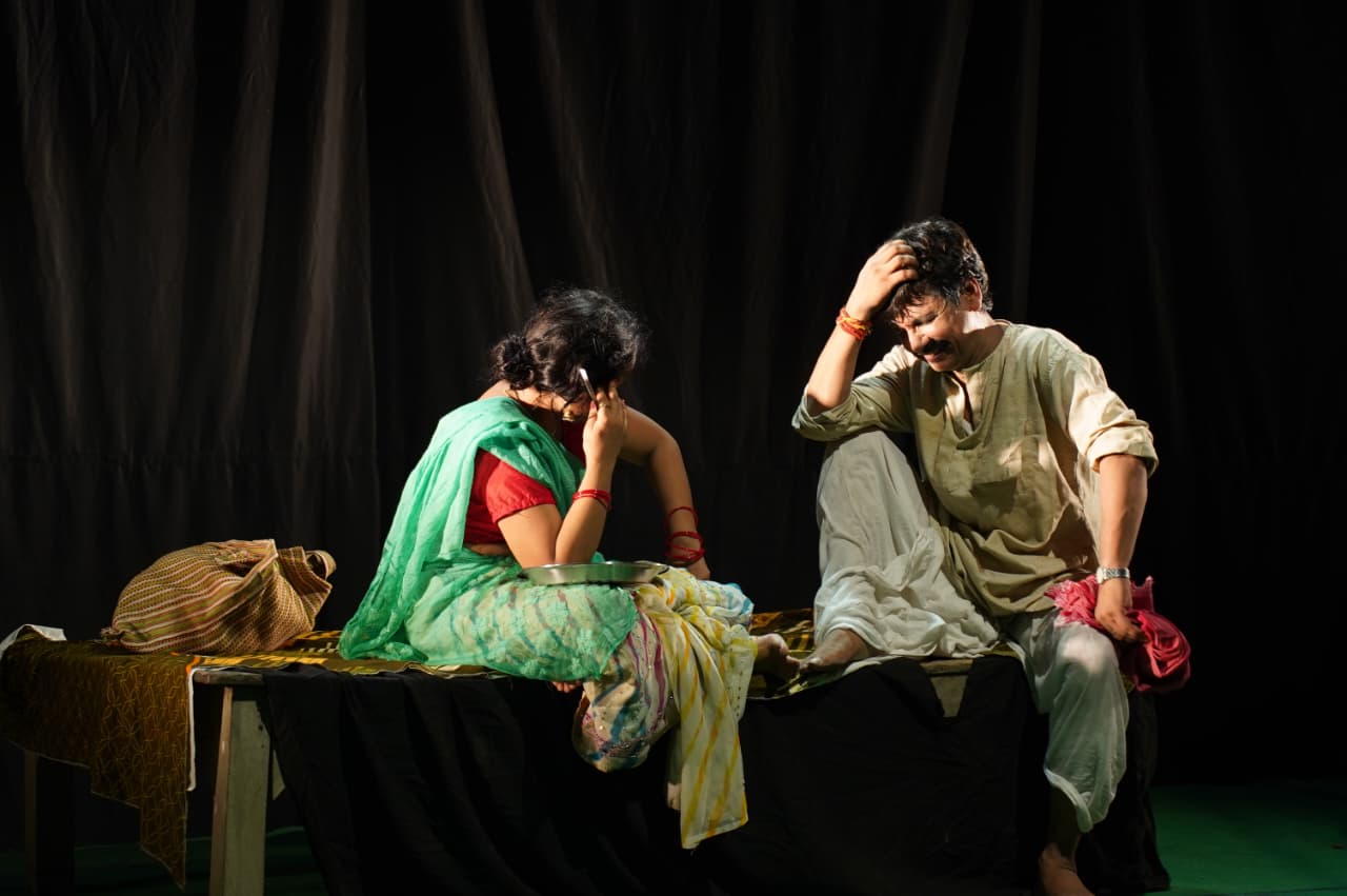 बेगूसराय में राष्ट्रीय लोकनाट्य महोत्सव शुरू:  पहले दिन अच्छिंजल के अभिनेताओं ने दिखाया मैथिली नाटक 5 पत्र, 2 दिन चलेगा कार्यकर्म – Begusarai News