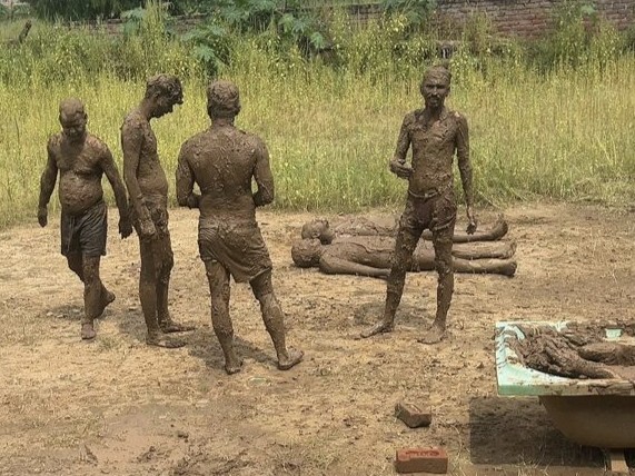 महेंद्रगढ़ में योग छात्रों का शैक्षणिक भ्रमण:  प्राकृतिक चिकित्सा का अनुभव लिया, कटी-भाप और धूप स्नान का अभ्यास किया – Mahendragarh News