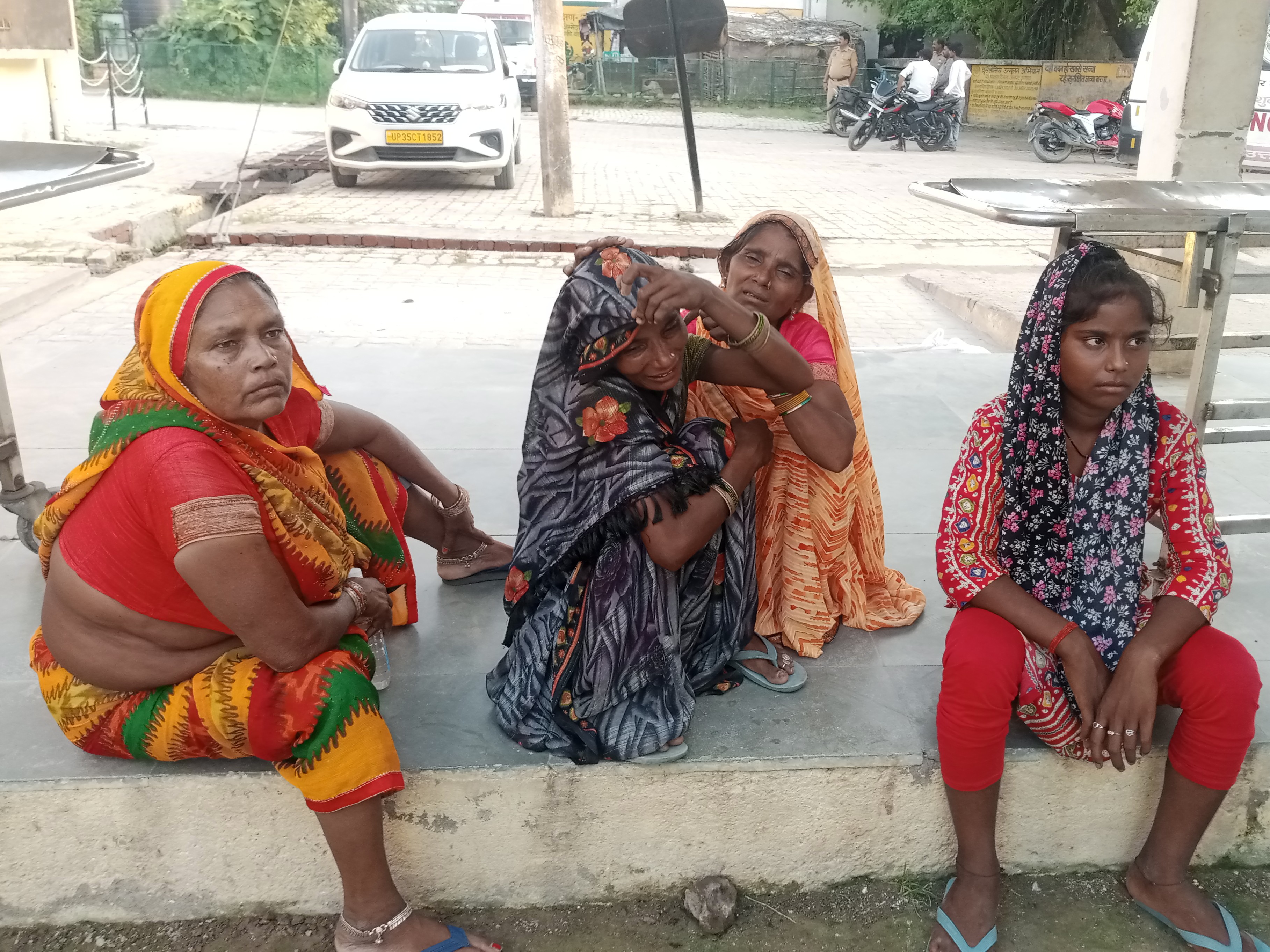 उन्नाव में ऑटो की टक्कर से सास-बहू की मौत:  दवा लेने गया था परिवार, पोता निजी अस्पताल में भर्ती – Ajagain (Hasanganj) News