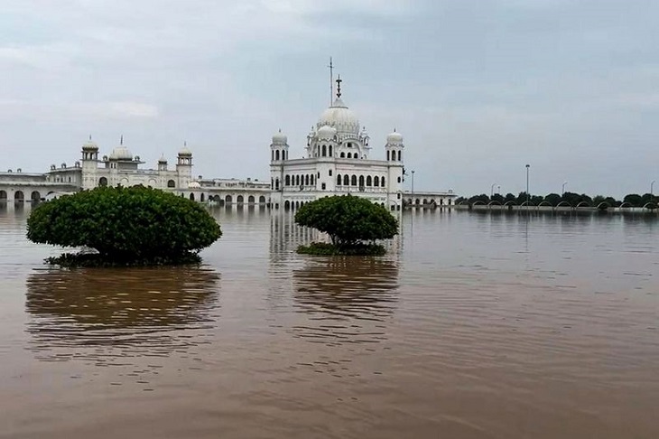 Due to floods, Shri Kartarpur Sahib was flooded up to 11 feet.