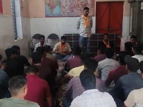 भीलवाड़ा में हिंदू संगठनों ने गरबा महोत्सव के लिए पांडाल स्थल पर विशेष व्यवस्थाओं को लेकर निर्णय लिए।