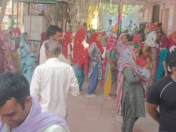बीडीके अस्पताल में मरीजों की भीड़
