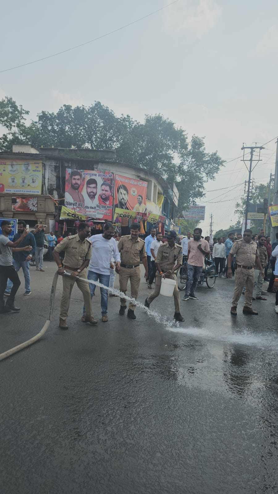 पुतला दहन के बाद आयोजन स्थल