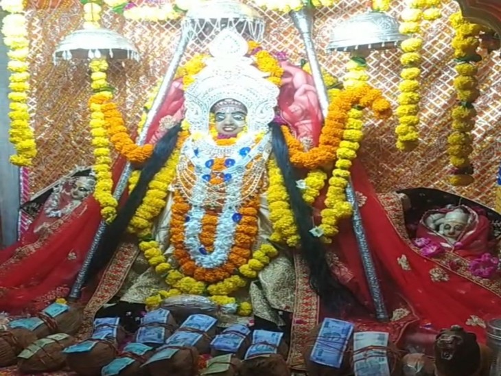 टोंक में कंकाली माताजी का नवरात्रि के मौके पर विशेष श्रृंगार किया गया है। - Dainik Bhaskar