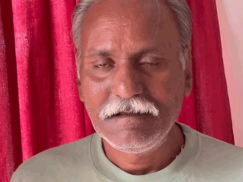 Neeraj told that even today the house runs with the help of rice from the government ration shop.