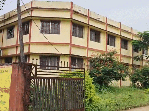 हॉस्टल में छात्र का मिला, जिसे पीएम के लिए भेजा गया है।