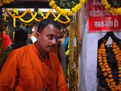 डिप्टी CM अरुण साव ने दंतेवाड़ा की मां दंतेश्वरी माई के दर्शन किए।