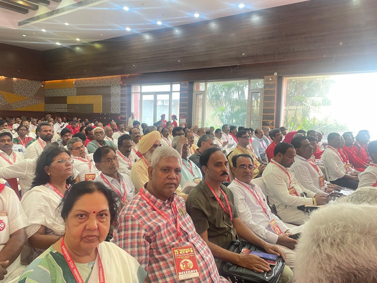 सीपीएम महासचिव एम.ए. बेबी, सीपीआई(एमएल) महासचिव दीपांकर भट्टाचार्य, फॉरवर्ड ब्लॉक के जी. देवराजन और आरएसपी के मनोज भट्टाचार्य शामिल थे।