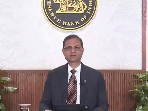 सितंबर में 0.25% घट सकती है ब्याज दर:  SBI की रिपोर्ट में दावा, अभी RBI की रेपो रेट 5.50% पर है