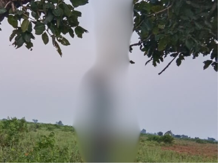 मृतक का शव। - Dainik Bhaskar