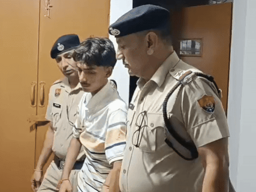 गिरफ्तार किया गया आरोपी। - Dainik Bhaskar