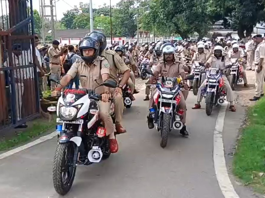 दुर्गा पूजा की सुरक्षा के लिए धनबाद पुलिस की तैयारी:  70 नई बाइक थानों को मिलीं, फ्लैग मार्च निकाला; स्टैटिक फोर्स की होगी तैनाती – Dhanbad News