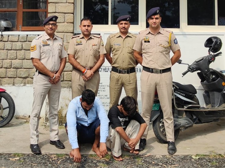 कांगड़ा में 4 नाश तस्कर गिरफ्तार:  चरस और हेरोइन बरामद, कार-बाइक से सप्लाई करने जा रहे थे – Dharamshala News