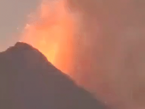 Baron Island is about 138 km from Port Blair and is the only active volcano in South Asia. - Dainik Bhaskar