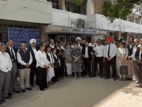 आज भी एडवोकेट्स के द्वारा प्रदर्शन किया जाएगा। - Dainik Bhaskar