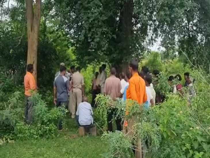 गांव से 3 किलोमीटर दूर जंगल में आरोपी ने वारदात को अंजाम दिया।