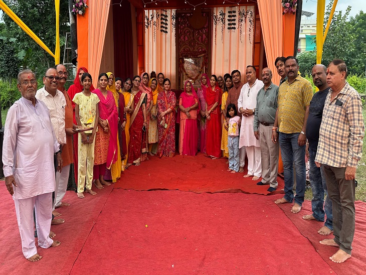 उदयपुर के चित्रकूट नगर ए ब्लॉक में श्रीराम पार्क में गरबा महोत्सव आयोजन टीम ग्रुप में।