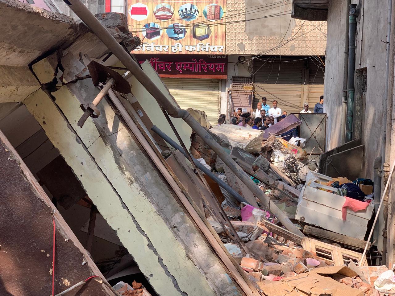 Three reasons for house collapse in Indore 3-storey building made of ...