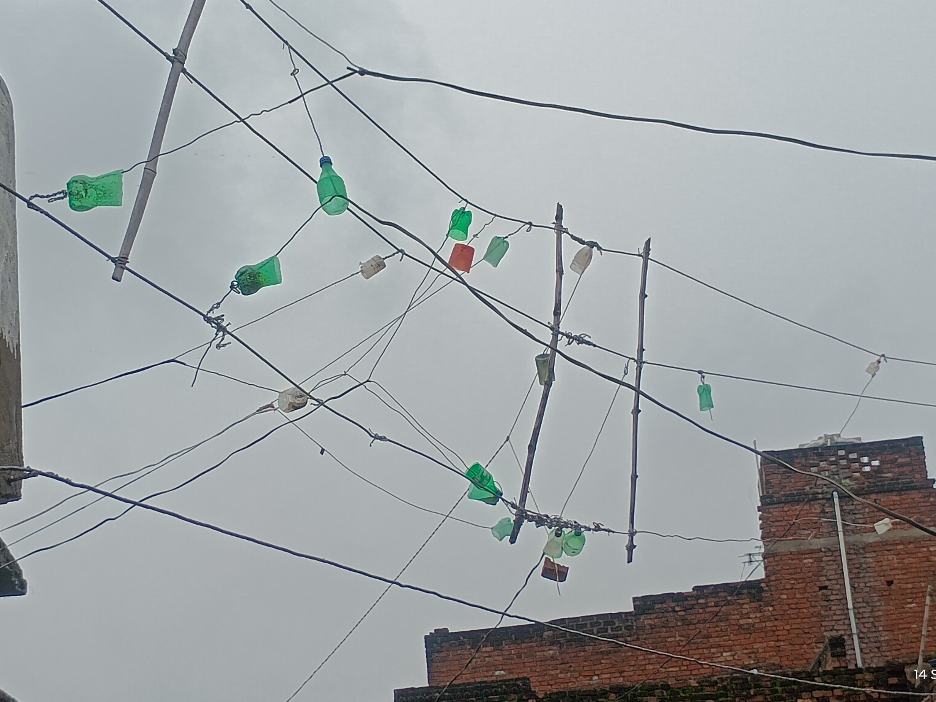 Danger from dilapidated electric wires and poles in Sevrai | सेवराई में ...