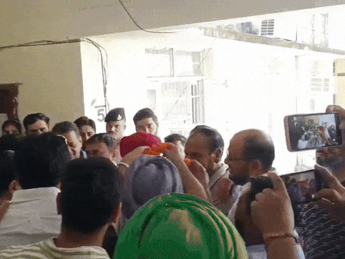 मक्खन सिंह लबाना के जिला परिषद चेयरमैन बनने पर भाजपा कार्यालय में हुआ स्वागत।