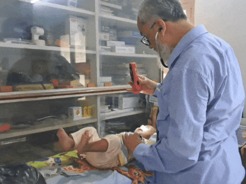 बच्चों को बासी खाना देने और बचा हुआ दूध देने से करें परहेज।