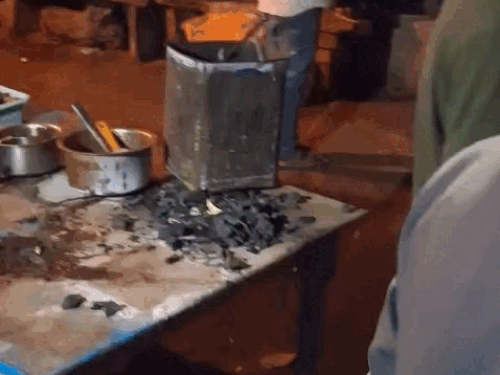होटल पर हुए हमले के दौरान तोड़फोड़ कर सारा सामान बिखेर दिया।