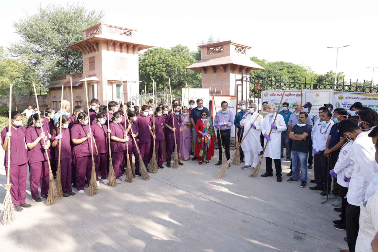 एम्स जोधपुर के विद्यार्थियों को स्वच्छता को लेकर जागरूक किया गया।