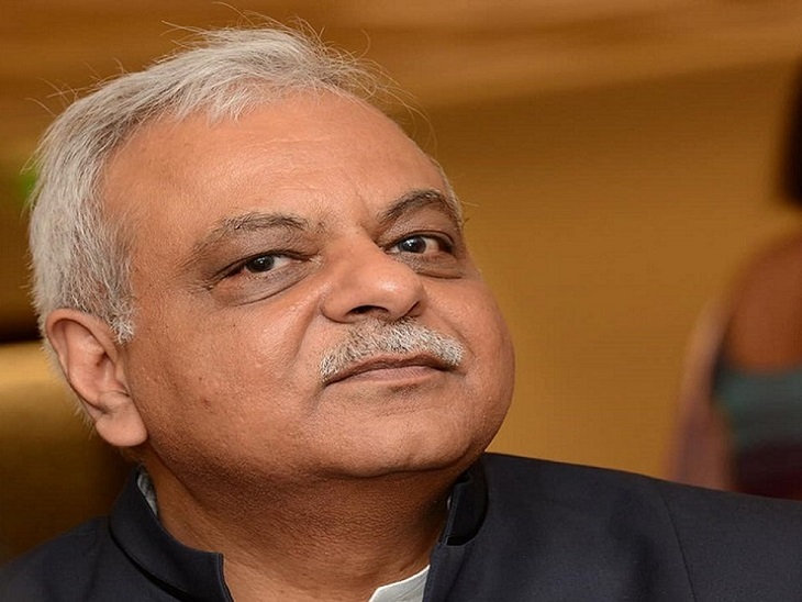 रिटायर्ड IAS आलोक शुक्ला।