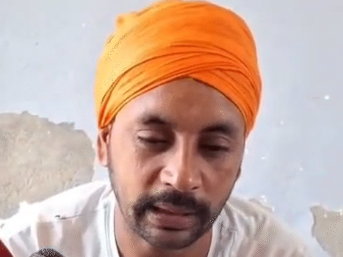 अविजोत के निधन के बाद मीडिया से बातचीत कर जानकारी देते पिता जसबीर सिंह।