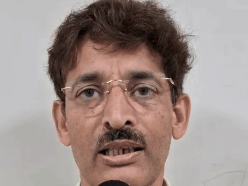 भरत आनंद।