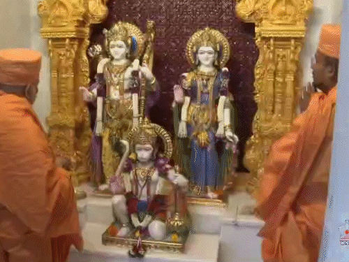 दर्शनों के लिए खोला मंदिर।