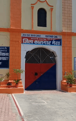 निळ्या ड्रमवाली मुस्कान नवरात्रीचा उपवास करतेय: मेरठ तुरुंगात पूजा पाठ; साहिलनेही केला उपवास मुस्कान आणि साहिल मेरठ जिल्हा कारागृहात आहेत.