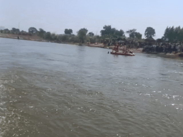 साहिल गंभीर नदी में नहा रहा था जब वह डूबने लगा तो, पिता अल्लाहबख्श बेटे को बचाने के लिए गंभीर नदी में कूदा था।