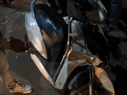 घटना में क्षतिग्रस्त स्कूटी।