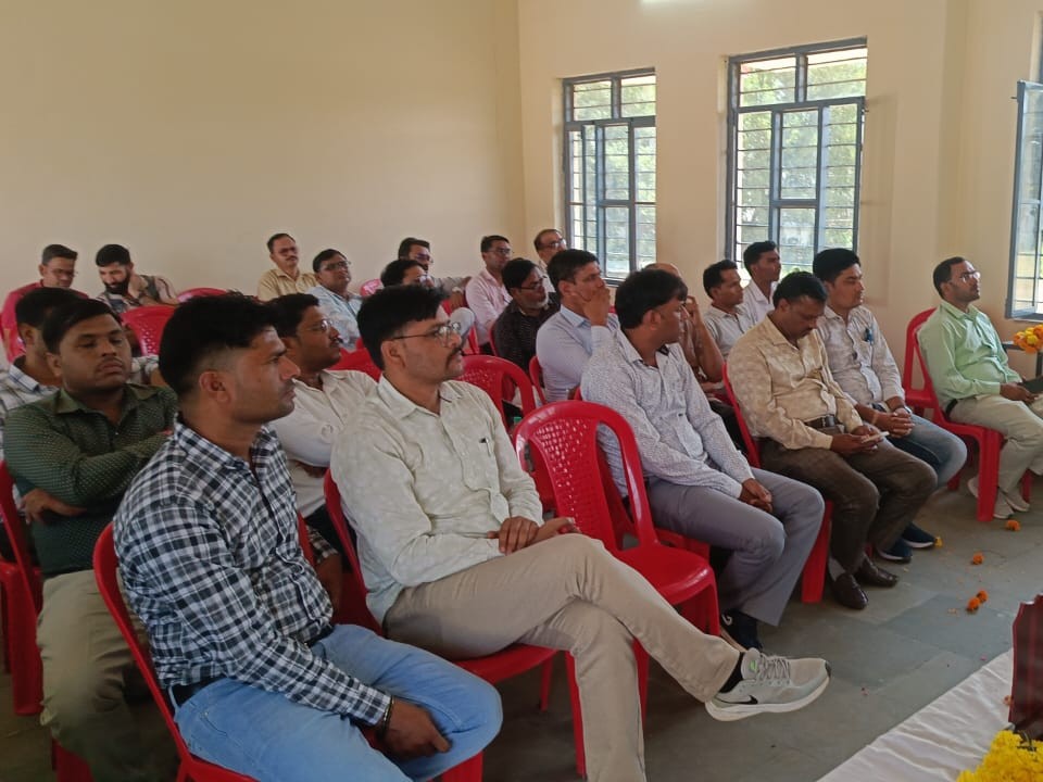 जिला स्तरीय शिक्षक अधिवेशन राजकीय उच्च माध्यमिक स्कूल में शुरू हुआ।