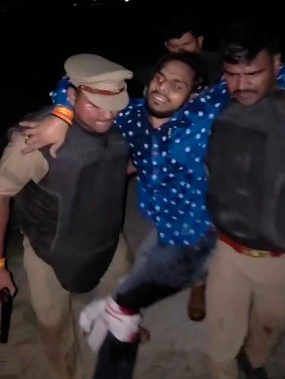 आजमगढ़ पुलिस ने किया आरोपी का एनकाउंटर।