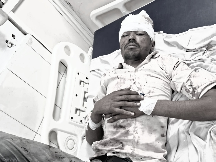 आरोपी साजिद ने सिर में कुल्हाड़ी मारकर खुद को घायल कर लिया।