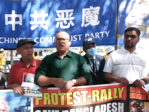 प्रदर्शनकारी बोले- यूनुस के सत्ता में से कई लोग देश छोड़ने पर मजबूर हुए हैं।
