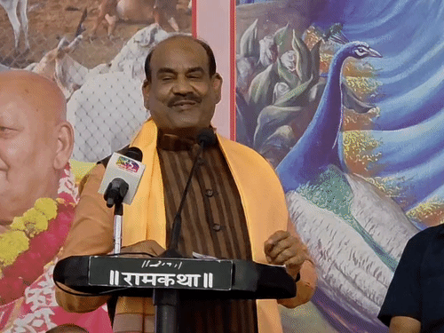 ओम बिरला ने कहा-जब बापू कथा करते हैं, तो ऐसा लगता है पूरा जीवन राममय हो गया।