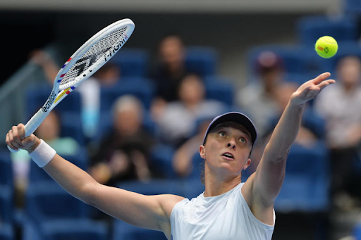 इगा स्वातेक WTA टूर इतिहास में भी लगातार तीन सीजन में WTA-1000 टूर्नामेंट्स में 25 या उससे अधिक जीत दर्ज करने वाली पहली खिलाड़ी बन गई हैं।