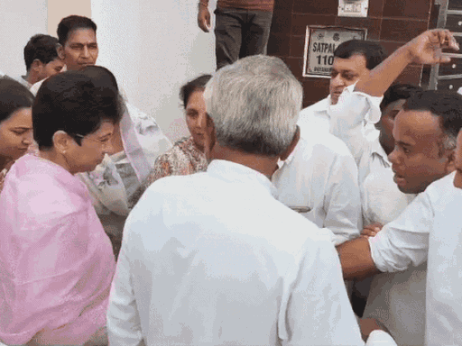 Congress leader Kuldeep Sharma and former MLA Sumita Singh also reached the program of Kumari Selja in Karnal on 7 September.