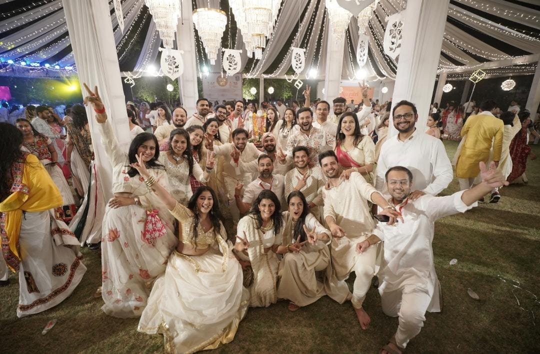 कार्यक्रम को लेकर यूथ में उत्साह नजर आया। सभी सफेद रंग की ड्रेस पहनकर शामिल हुए।